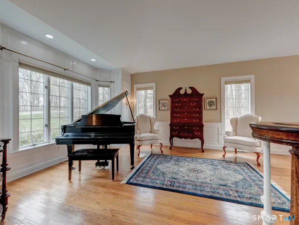 $850,000 | 61 Westview Terrace, Farmington, CT 06085