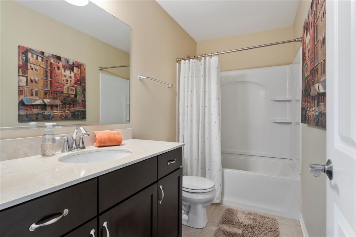 2939 Church Road Aurora, IL 60502 - Photo 15 of 31