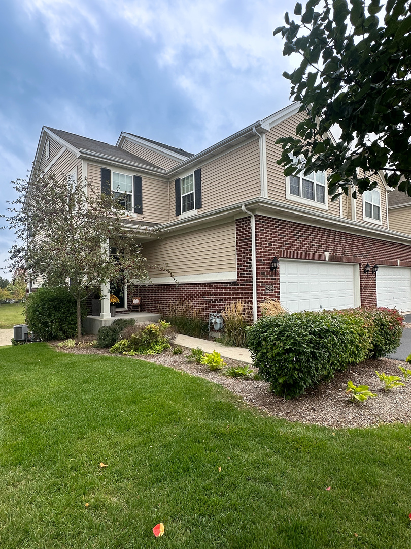 2939 Church Road Aurora, IL 60502 - Photo 2 of 31