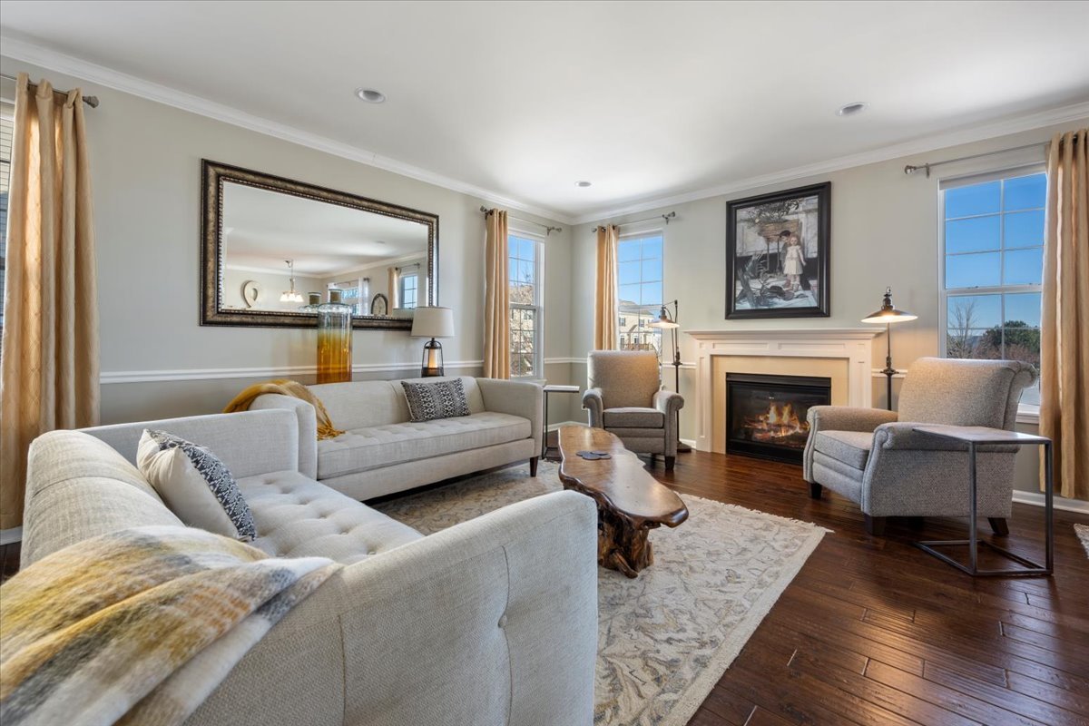 2939 Church Road Aurora, IL 60502 - Photo 5 of 31