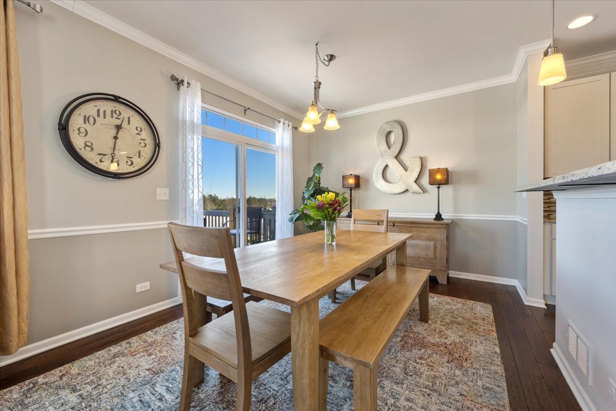 2939 Church Road Aurora, IL 60502 - Photo 7 of 31