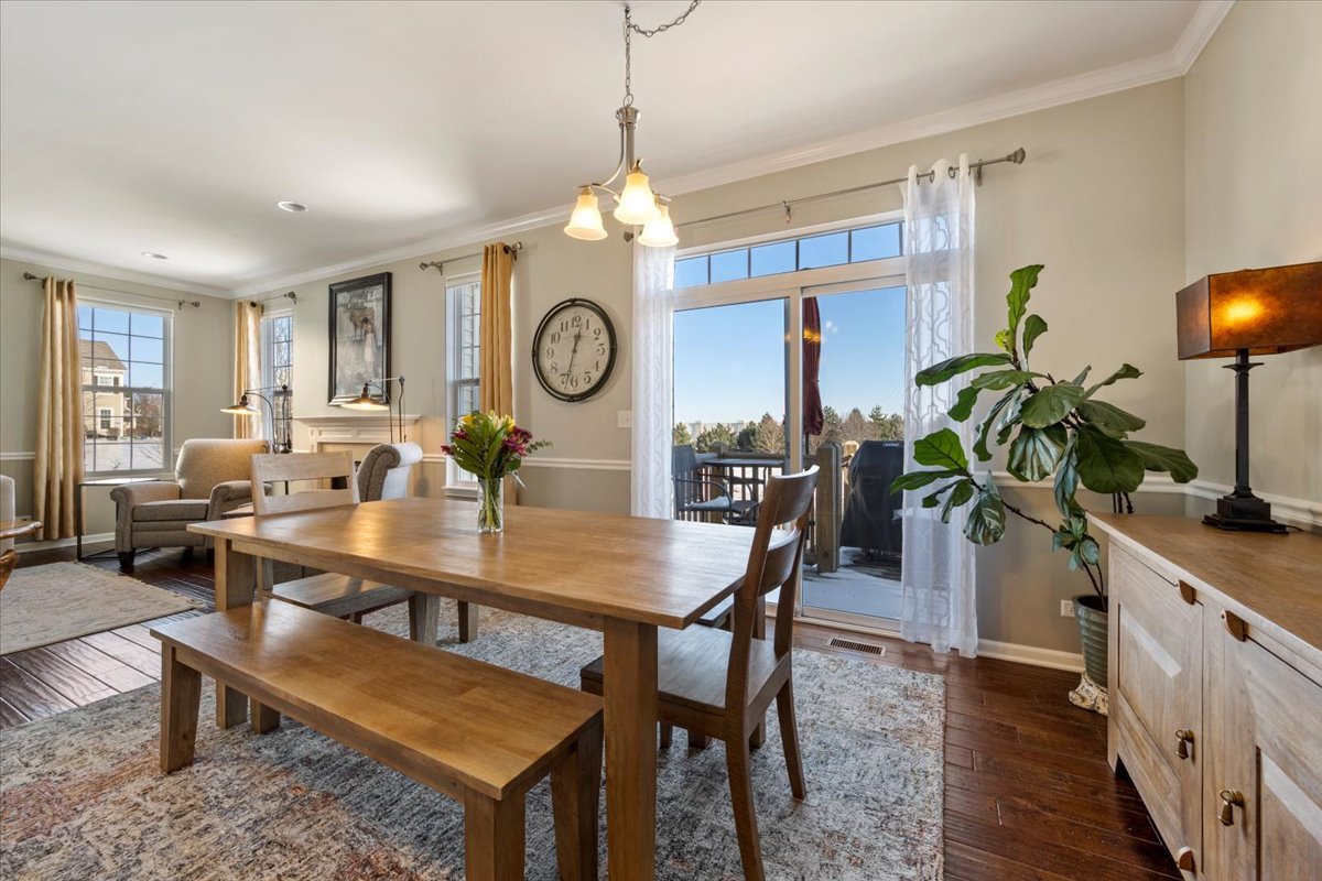 2939 Church Road Aurora, IL 60502 - Photo 8 of 31