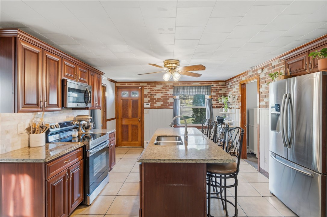 25 Pine Swamp Road Cumberland, RI 02895 - Photo 5 of 40 Unit 1