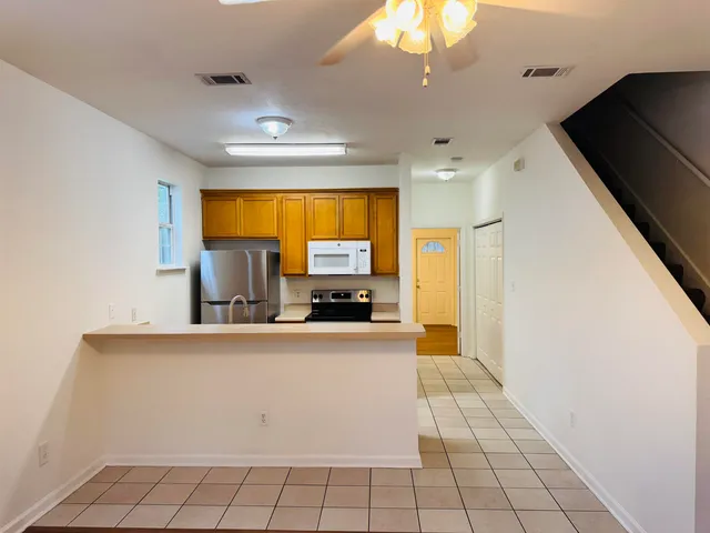 $1,600 | 924 Ashburn Drive, Unit 1, Tallahassee, FL 32301