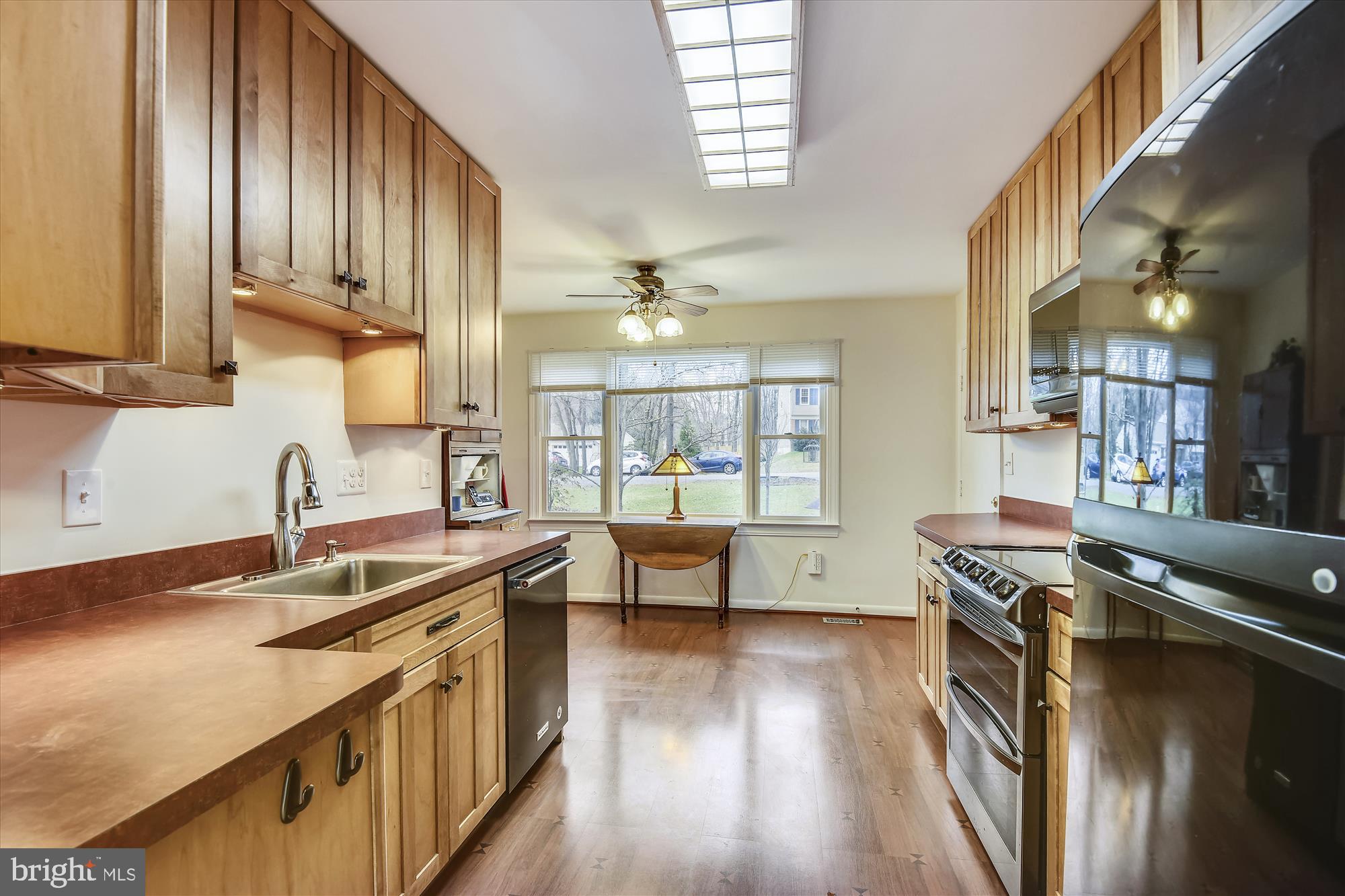 12406 Melmark Court Reston, VA 20191 - Photo 7 of 25