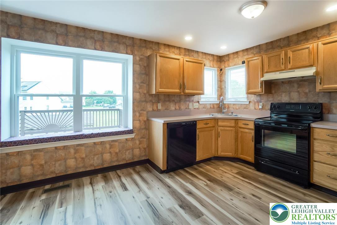 2226 Red Maple Drive Coplay, PA 18037 - Photo 13 of 69 Kitchen