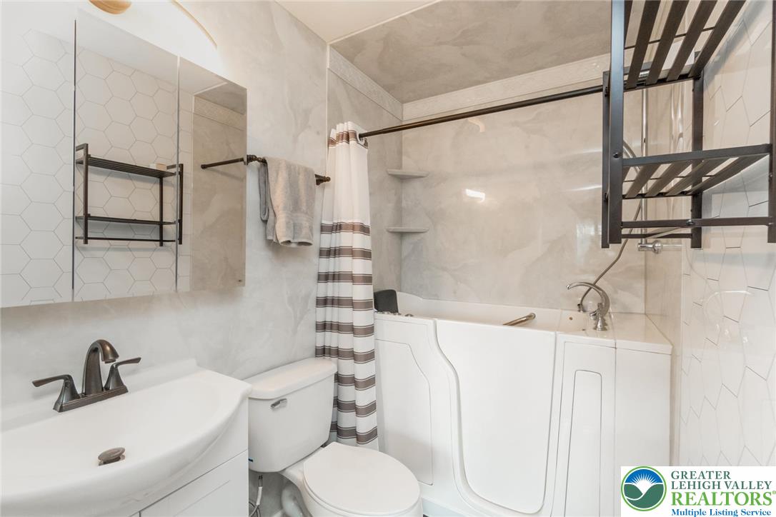 2226 Red Maple Drive Coplay, PA 18037 - Photo 28 of 69 Primary bedroom bathroom