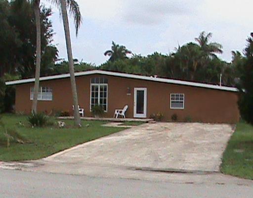 7 Springdale Road Lake Worth, FL 33467 - Photo 1 of 9 Primary Photo