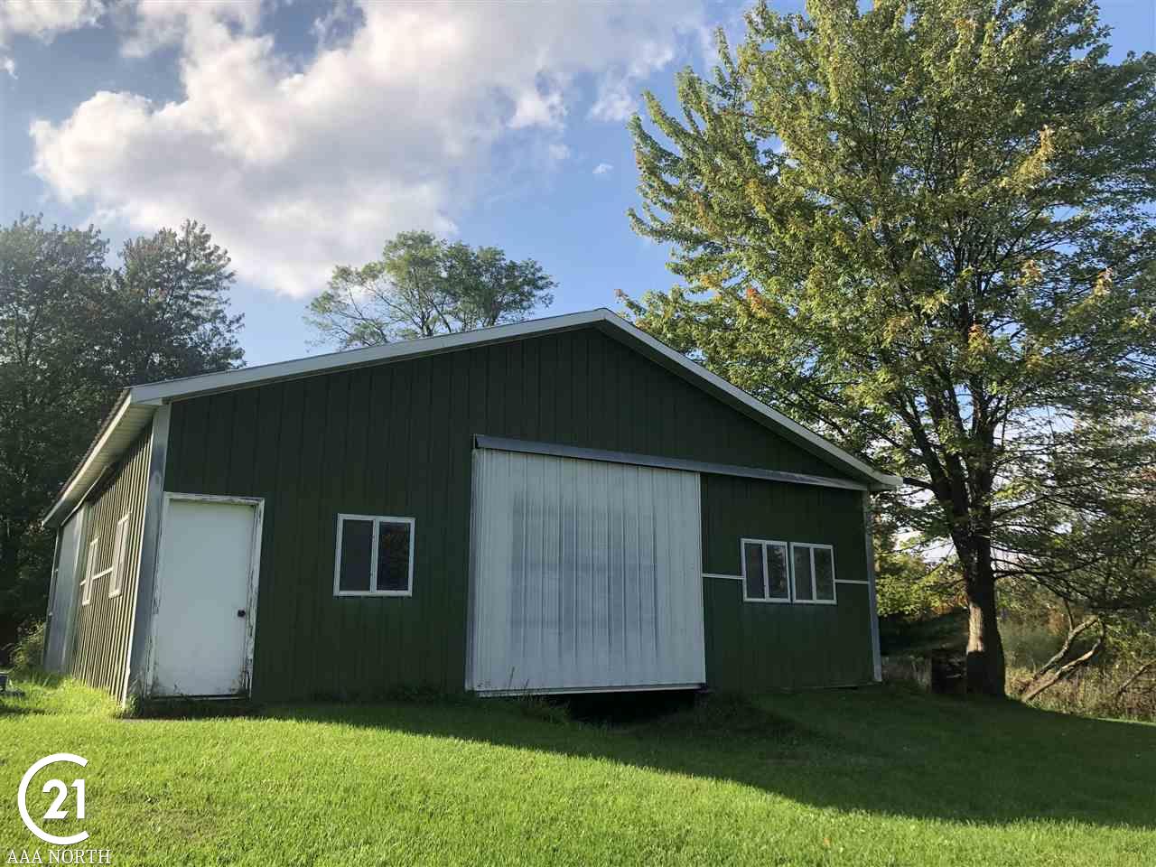 6447 Hough Road Almont, MI 48003 - Photo 46 of 51 31362437-45.JPG