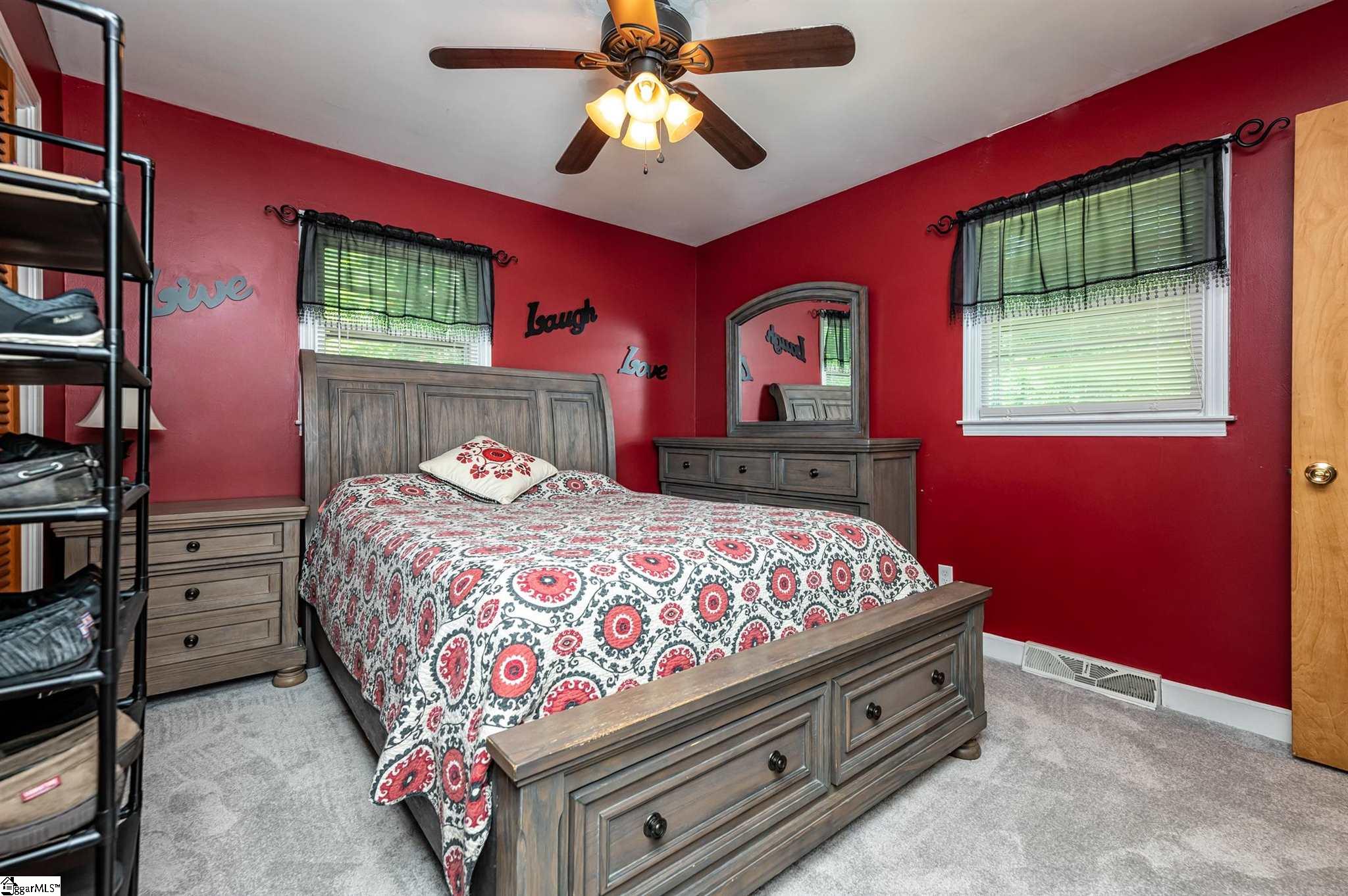 196 Ossie Hayes Road Pickens, SC 29671 - Photo 13 of 25