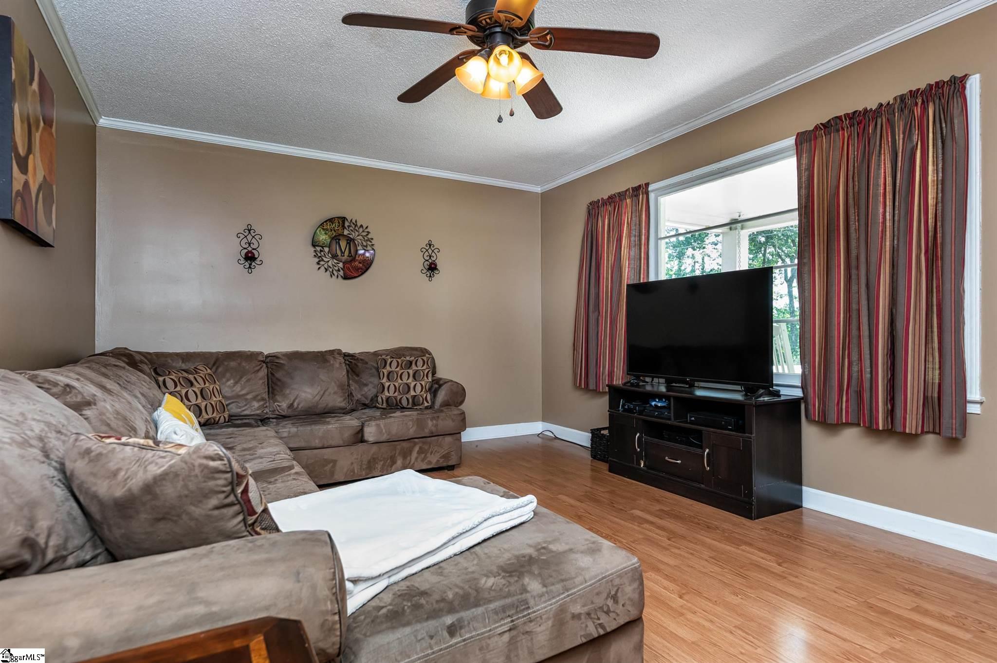 196 Ossie Hayes Road Pickens, SC 29671 - Photo 4 of 25