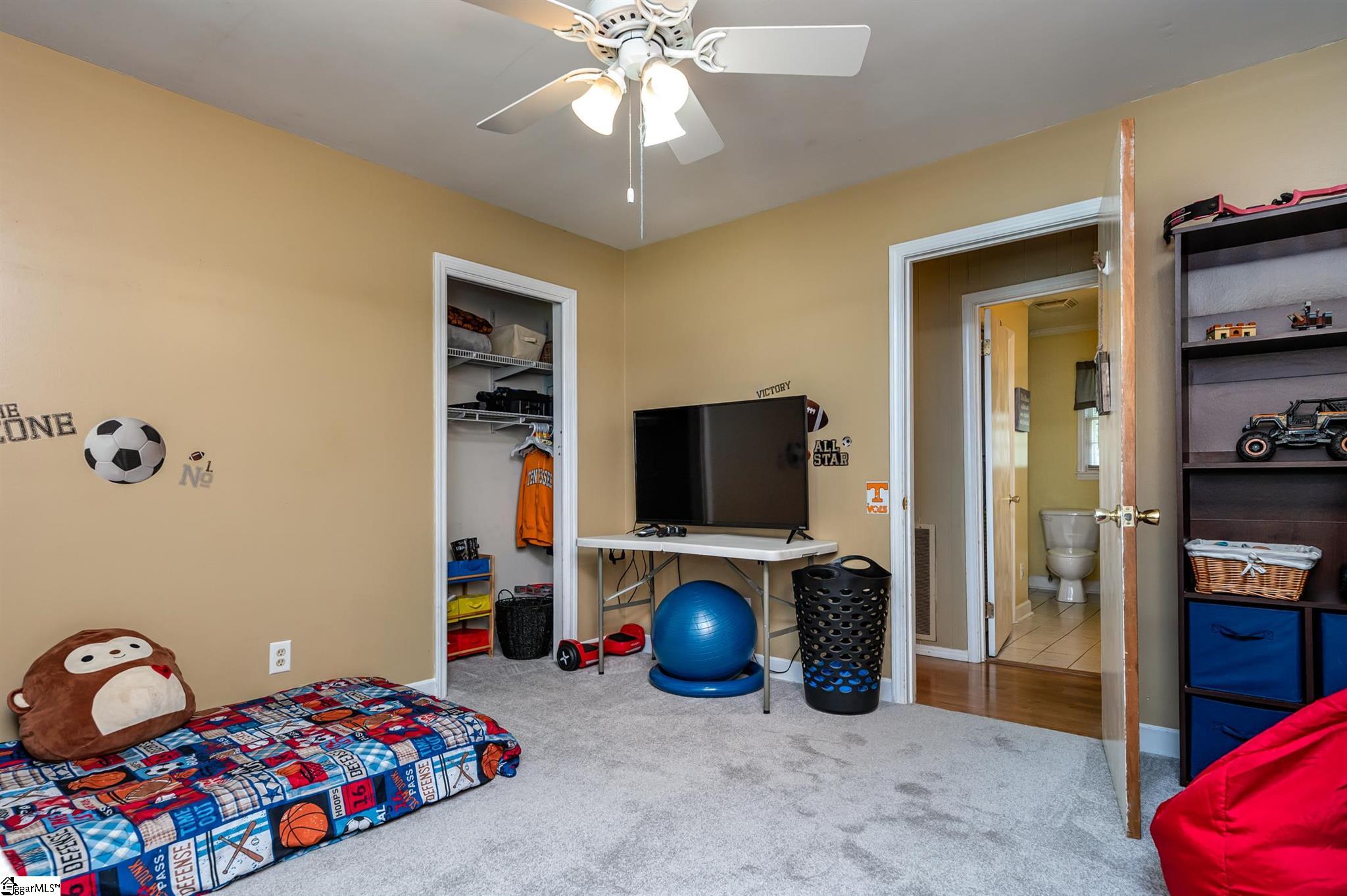 196 Ossie Hayes Road Pickens, SC 29671 - Photo 8 of 25