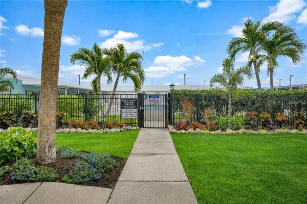 $4,500 | 4908 38th Way South, Unit 501, St. Petersburg, FL 33711