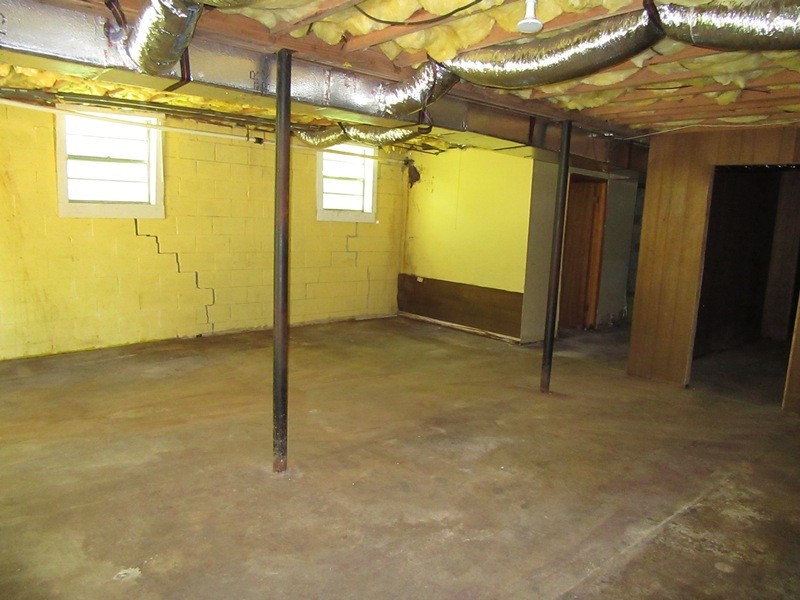 107 Jay Circle Clarksville, TN 37040 - Photo 11 of 12 a view of an empty room