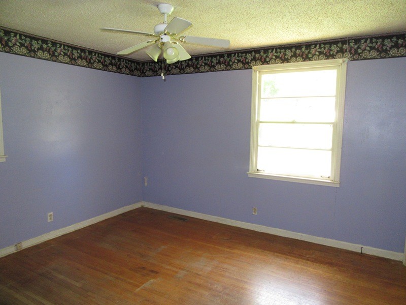 107 Jay Circle Clarksville, TN 37040 - Photo 10 of 12 en empty room with a window
