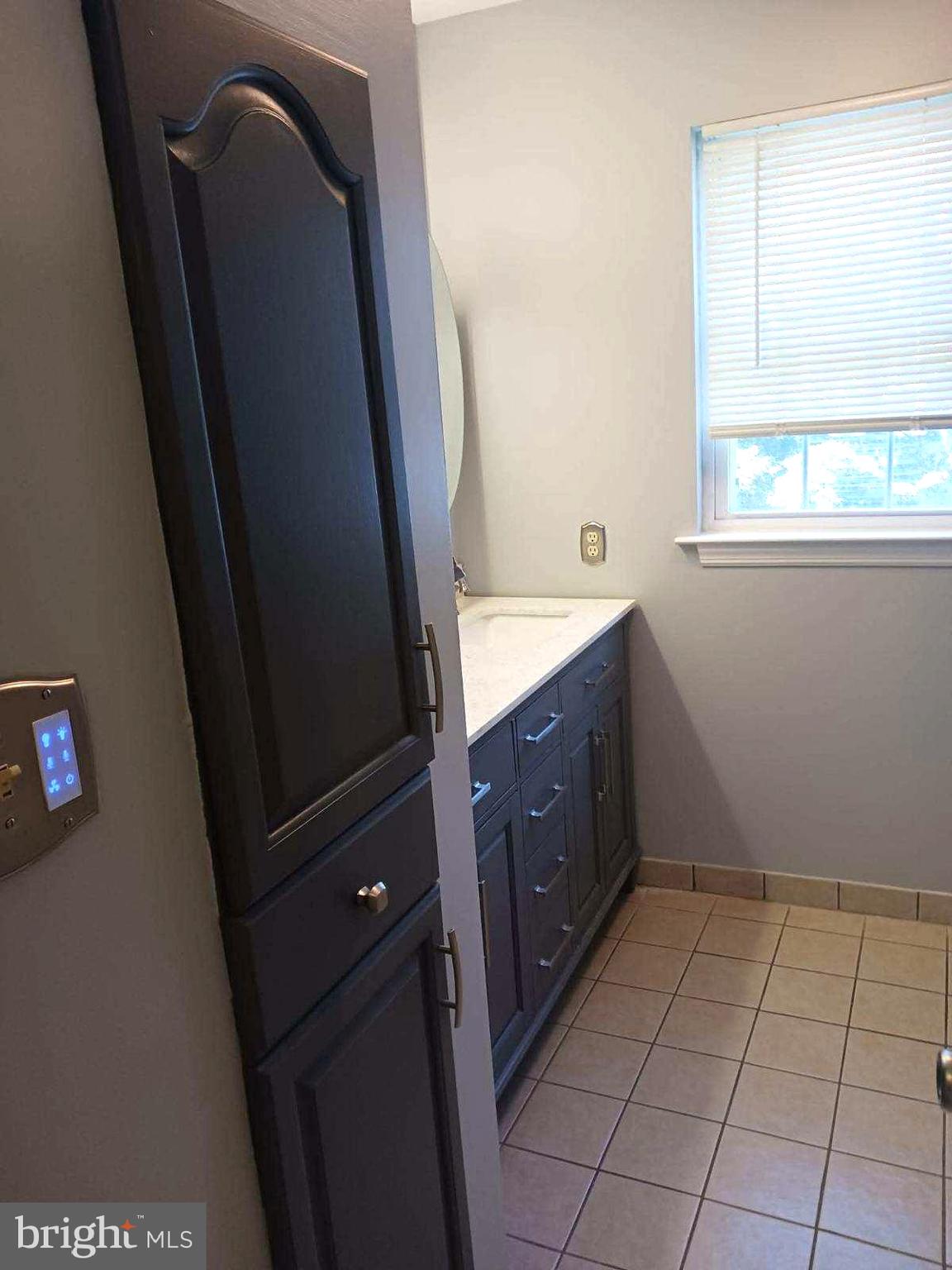 255 Marshall Avenue Hamilton, NJ 08619 - Photo 28 of 35 2nd floor bathroom