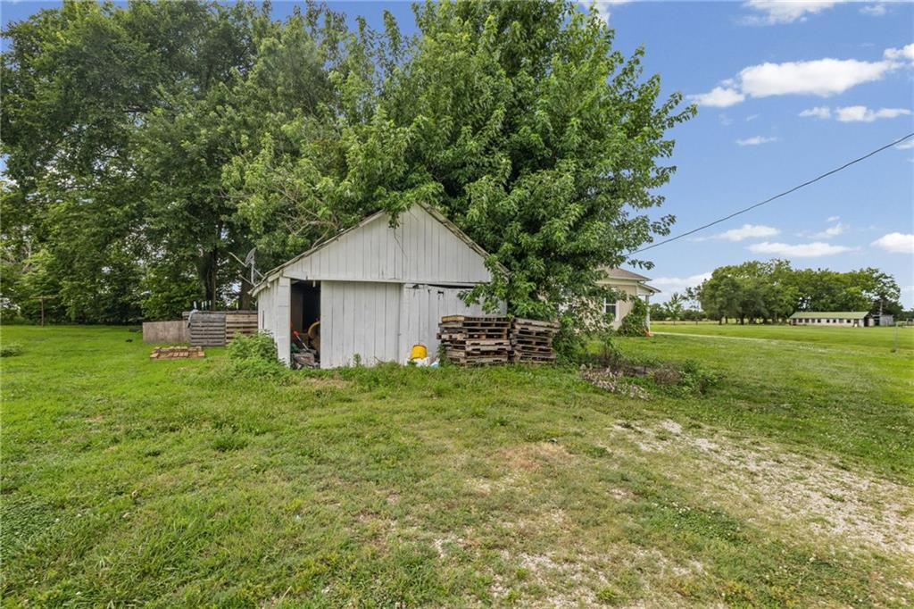 32473 Northeast Norton Road Garnett, KS 66032 - Photo 27 of 44