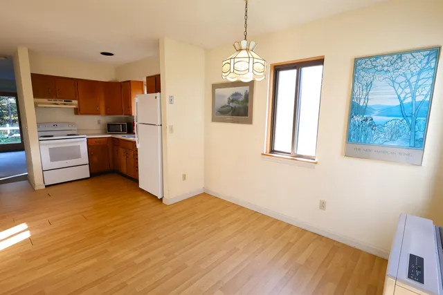 $280,000 | 169 Woodhaven Drive, Unit 2J, Hartford, VT 05001