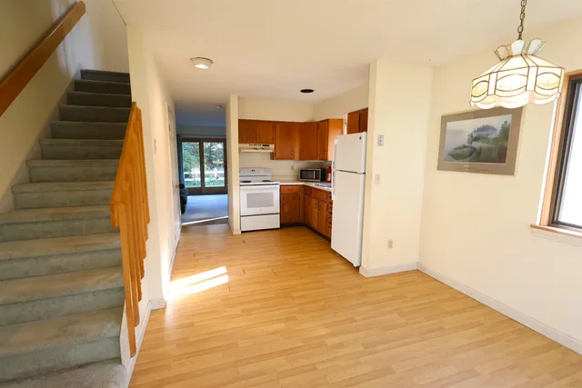 $280,000 | 169 Woodhaven Drive, Unit 2J, Hartford, VT 05001