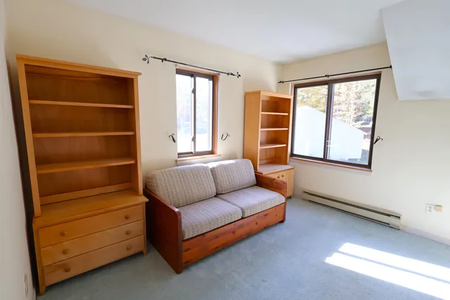 $280,000 | 169 Woodhaven Drive, Unit 2J, Hartford, VT 05001