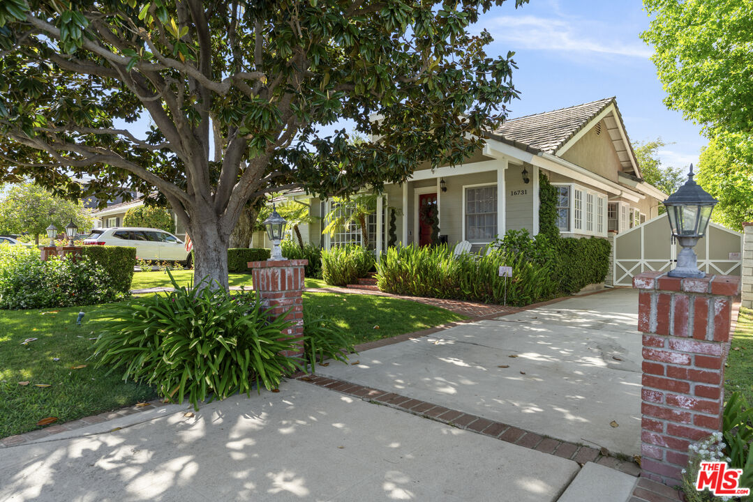 16731 Morrison Street Encino, CA 91436 - Photo 3 of 44