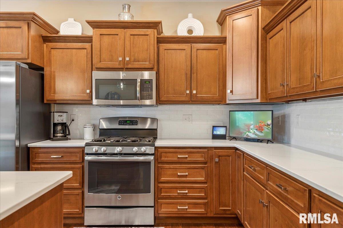 2805 Buckskin Trail Springfield, IL 62711 - Photo 17 of 58 Gallery Image 17