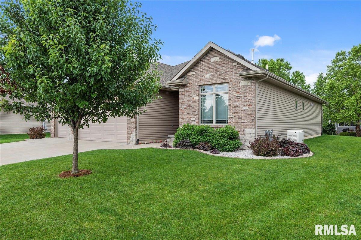 2805 Buckskin Trail Springfield, IL 62711 - Photo 3 of 58 Gallery Image 3