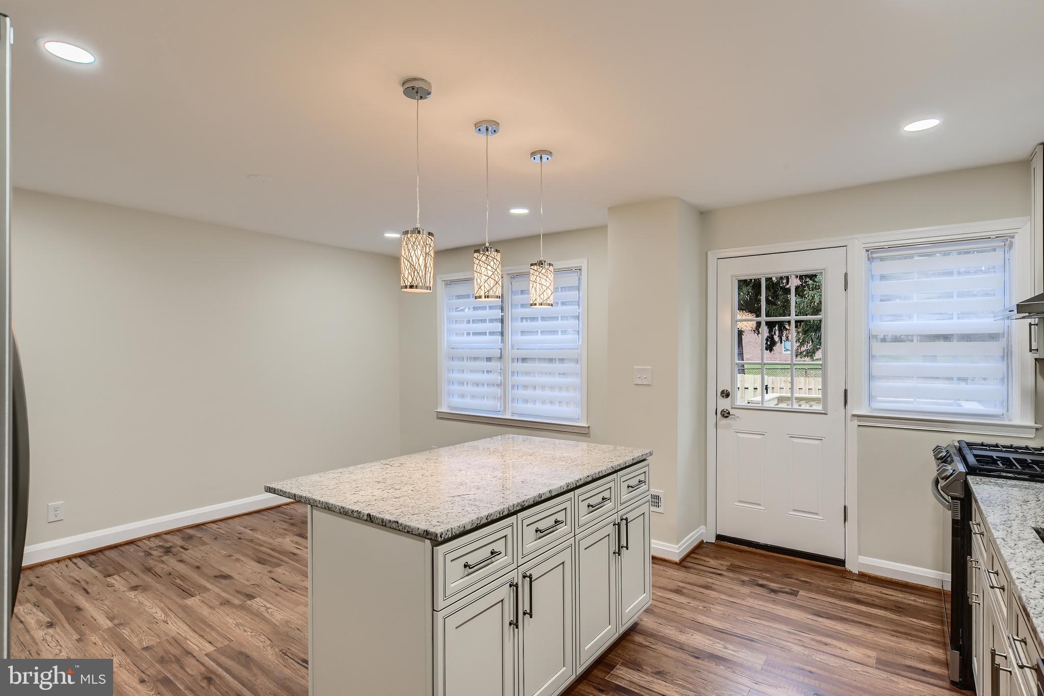 7110 Heathfield Road Baltimore, MD 21212 - Photo 8 of 28
