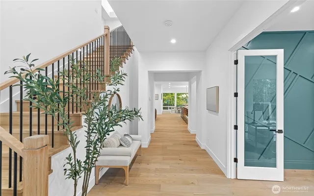 a view of entryway with interior