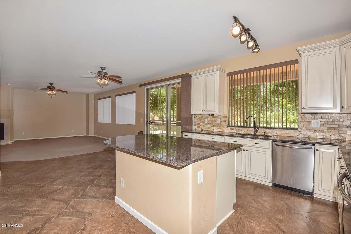8409 North Citrus Road Waddell, AZ 85355 - Photo 31 of 74 Kitchen-Breakfast Room (1)