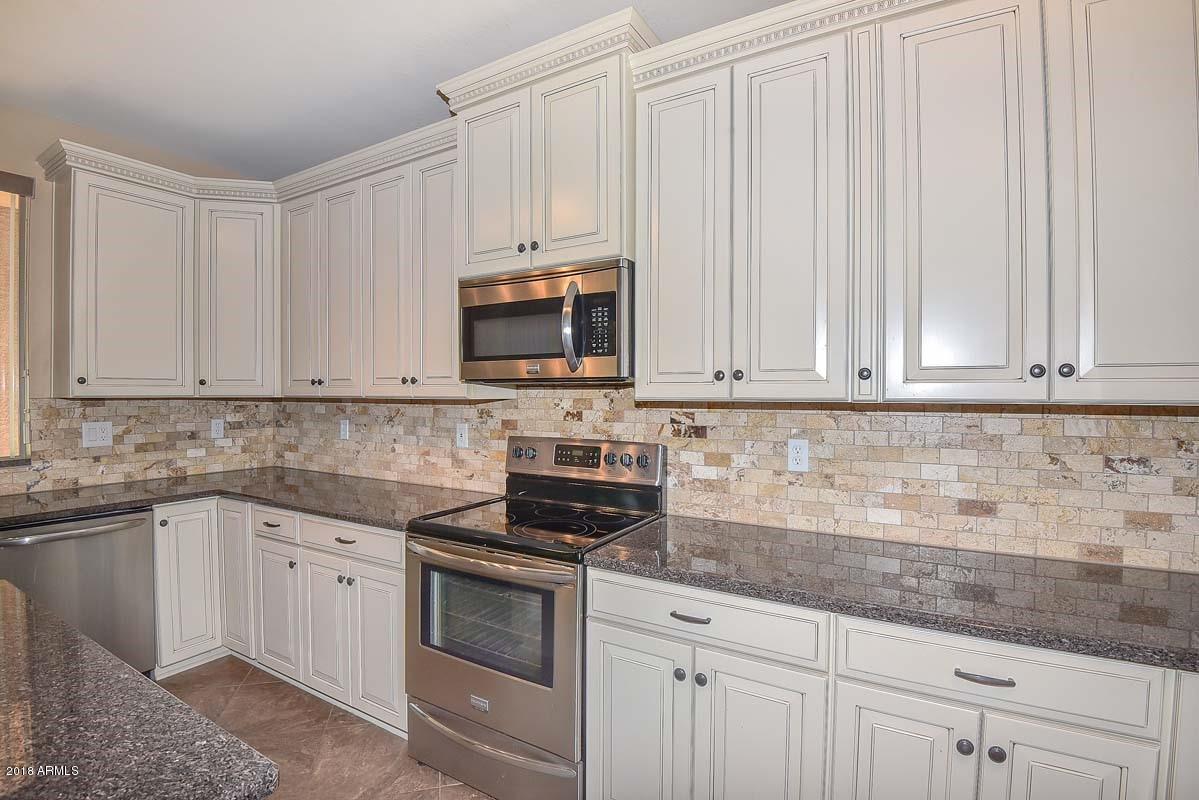 8409 North Citrus Road Waddell, AZ 85355 - Photo 34 of 74 Kitchen-Range (1)