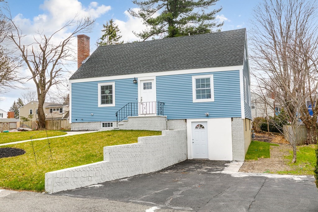 18 Turner Road Marblehead, MA 01945 - Photo 2 of 30