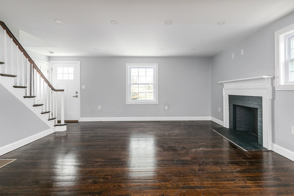 18 Turner Road Marblehead, MA 01945 - Photo 3 of 30