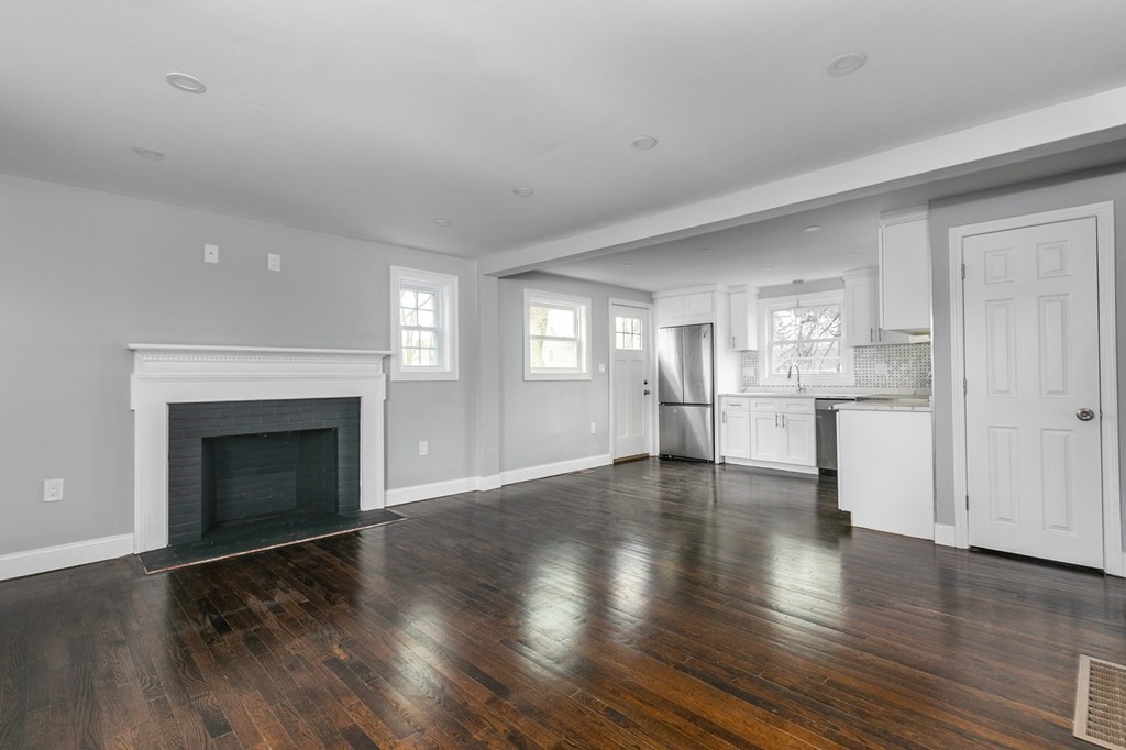 18 Turner Road Marblehead, MA 01945 - Photo 5 of 30