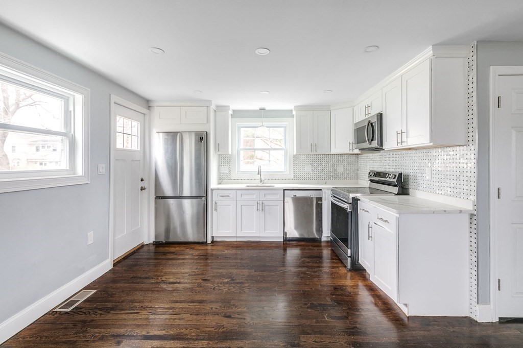 18 Turner Road Marblehead, MA 01945 - Photo 7 of 30
