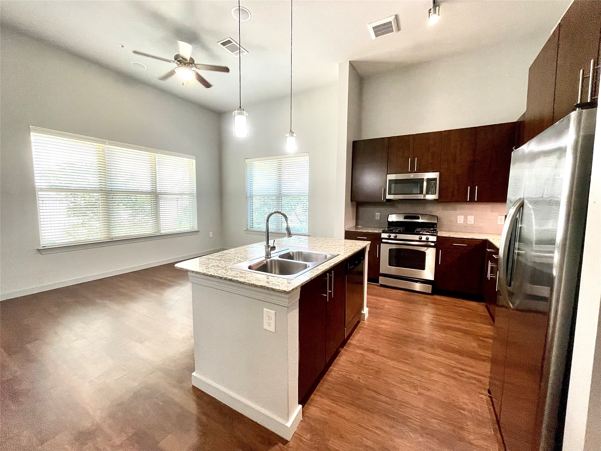 2525 McCue Road, Unit 127 Houston, TX 77056 - Photo 1 of 20