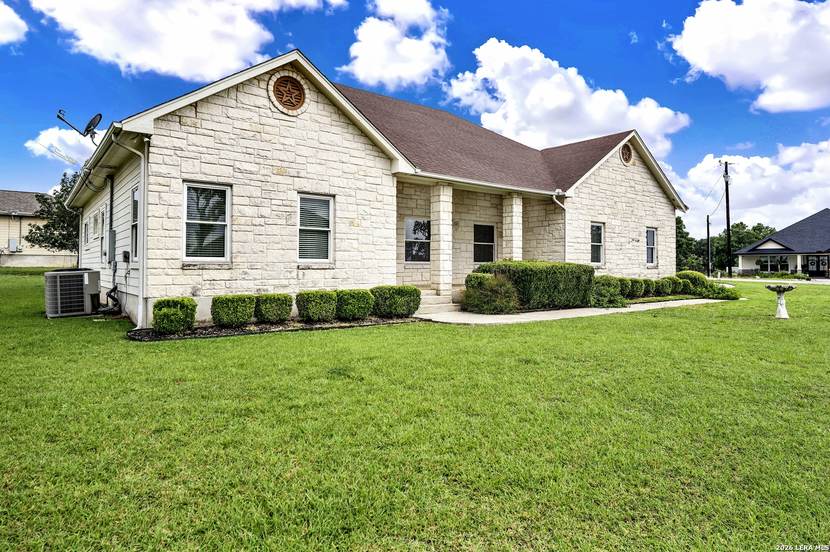 174 Edgewood Circle Bandera, TX 78003 - Photo 10 of 39