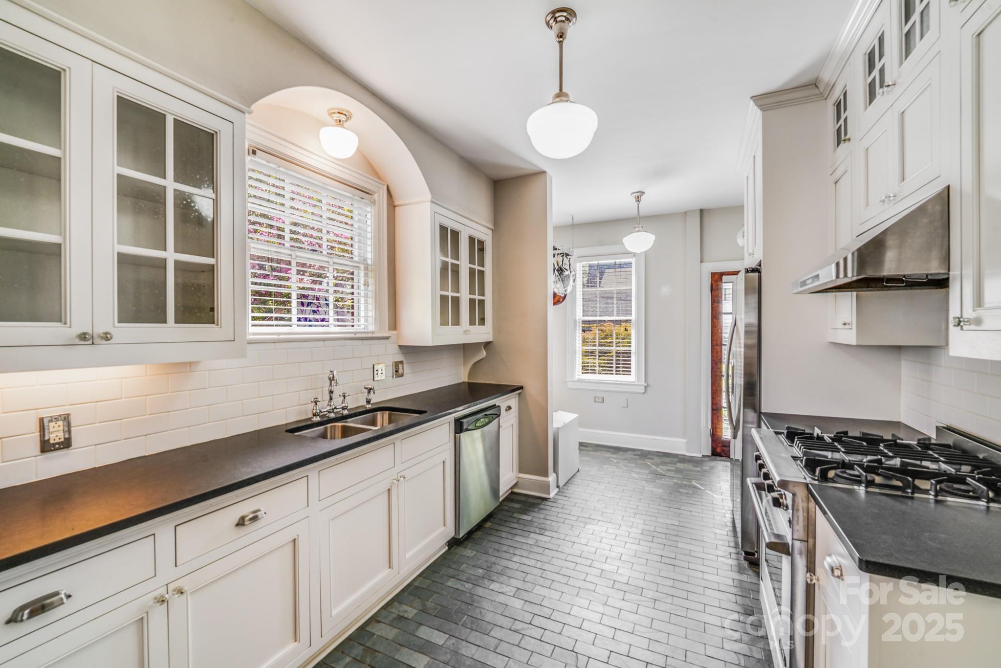 2928 Park Road Charlotte, NC 28209 - Photo 14 of 32 Gallery Image 14