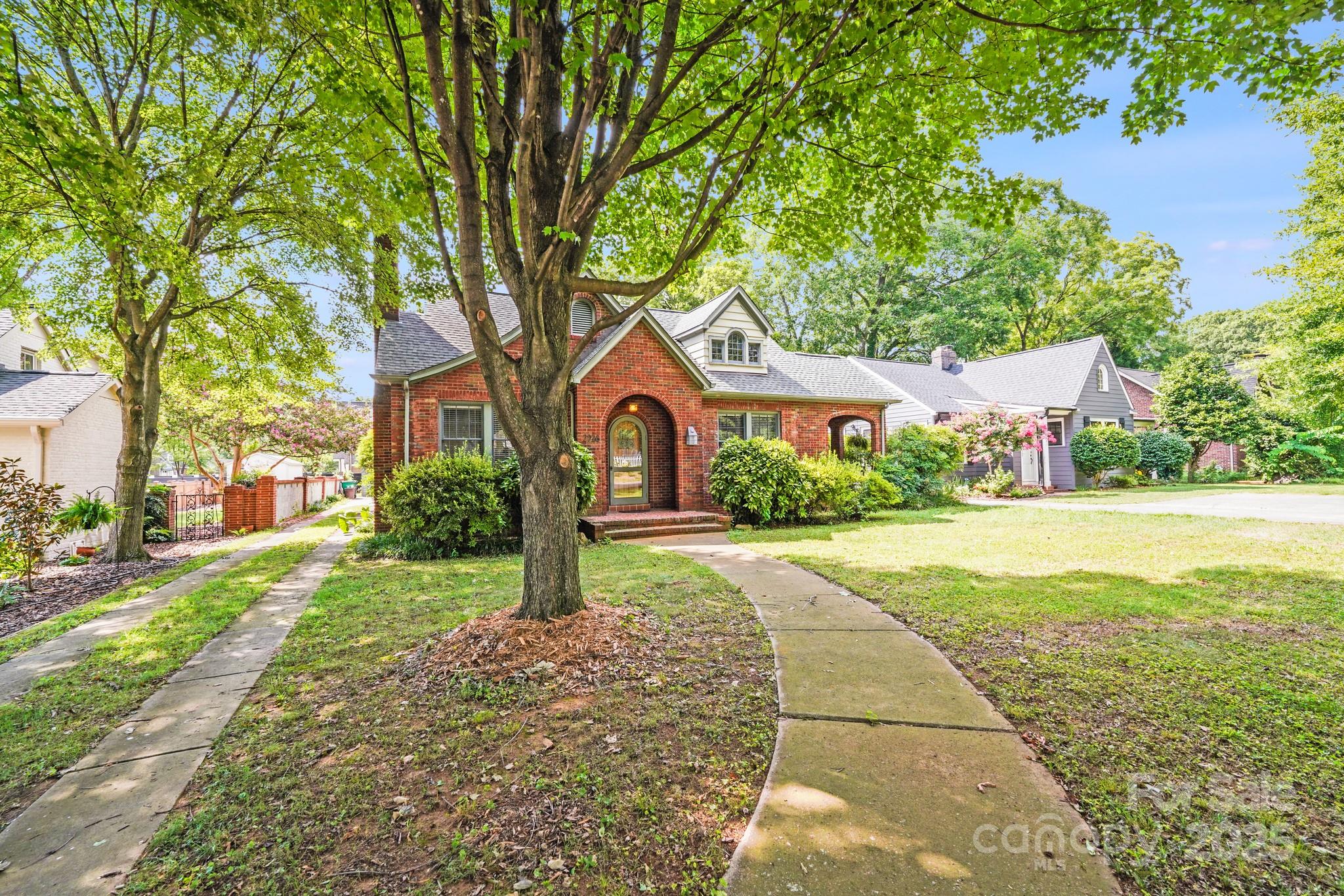 2928 Park Road Charlotte, NC 28209 - Photo 4 of 32 Gallery Image 4