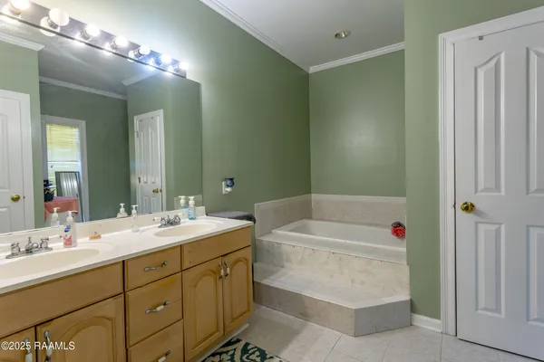 $245,000 | 115 Burton Sonnier Lane, Rayne, LA 70578