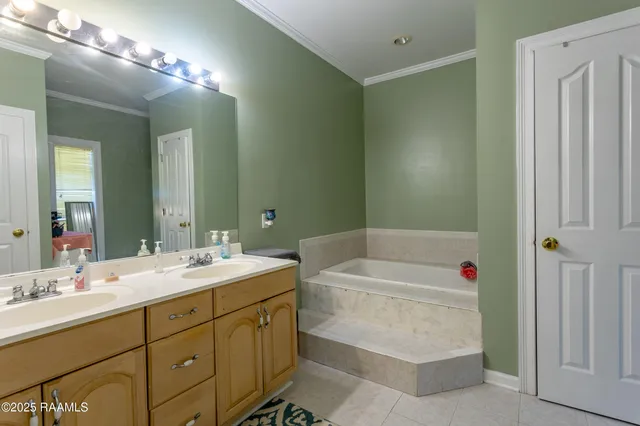 $250,000 | 115 Burton Sonnier Lane, Rayne, LA 70578