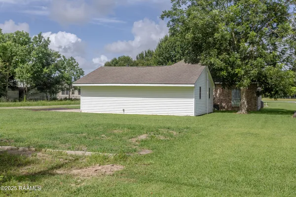 $245,000 | 115 Burton Sonnier Lane, Rayne, LA 70578