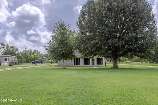 $250,000 | 115 Burton Sonnier Lane, Rayne, LA 70578