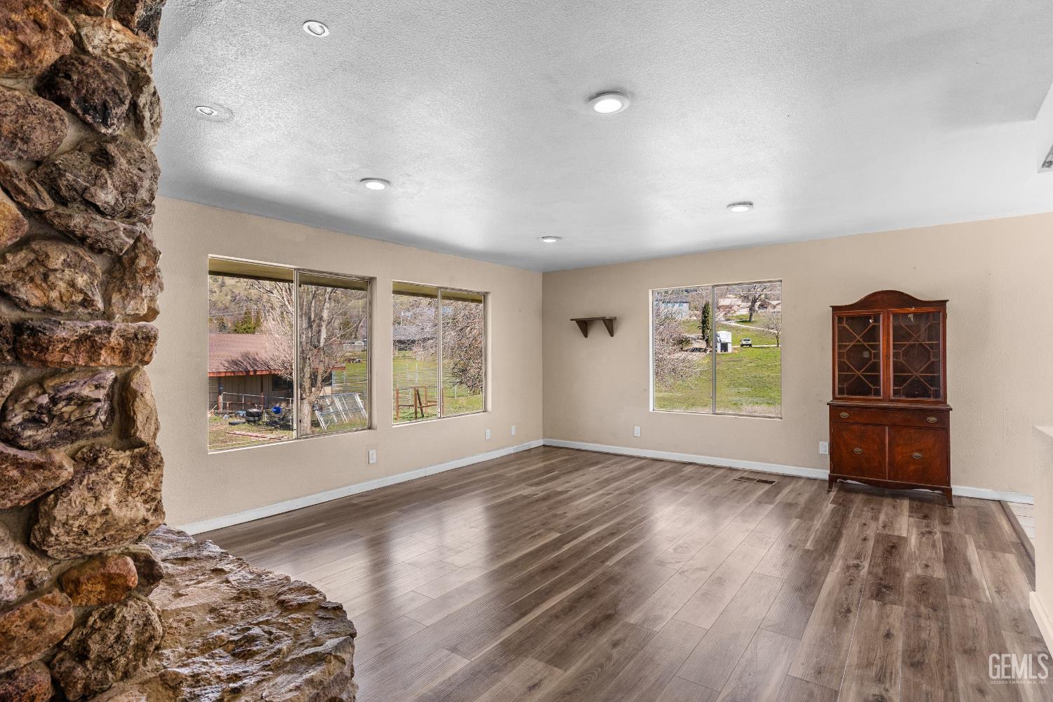 Undisclosed Address Tehachapi, CA 93561 - Photo 12 of 36