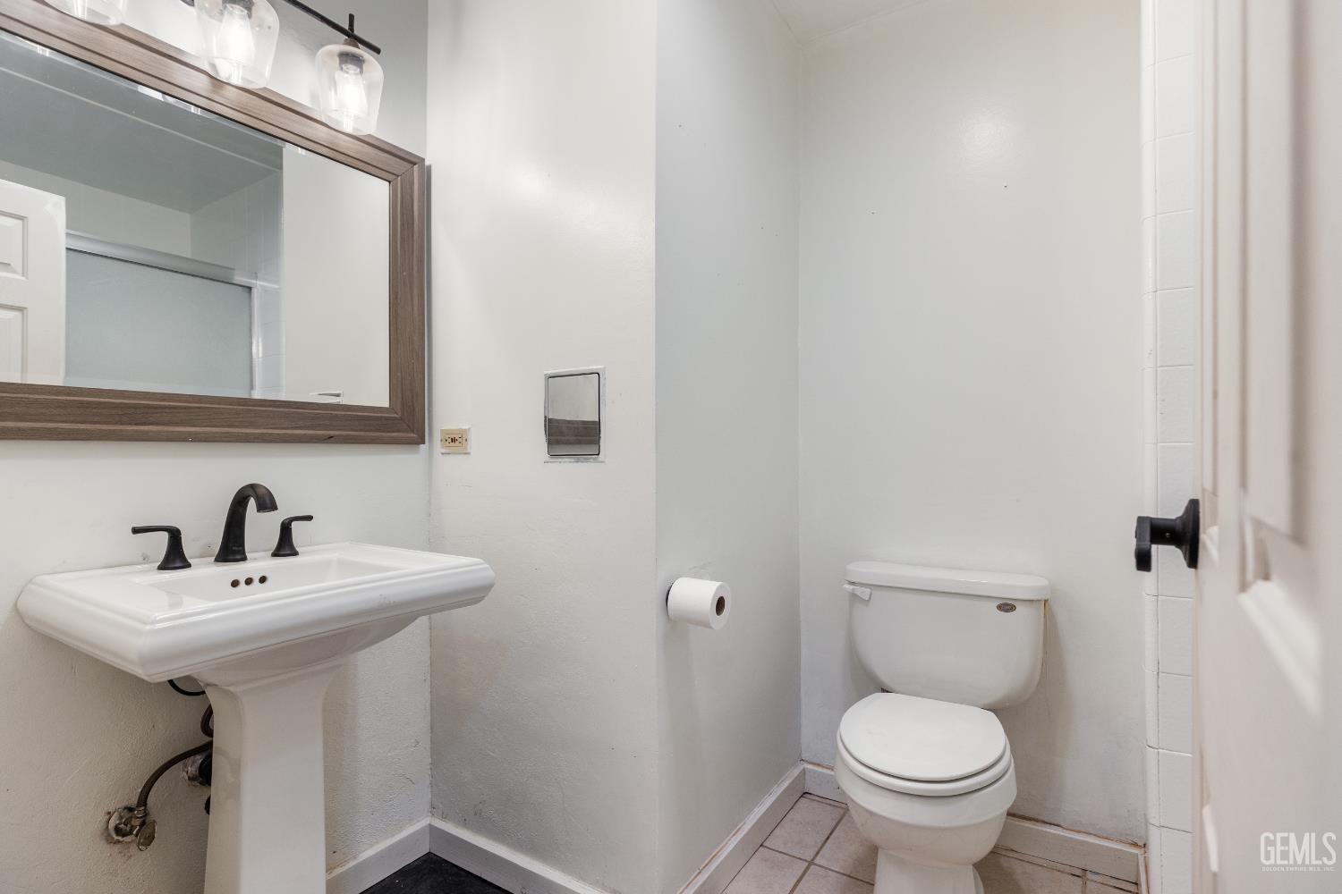 Undisclosed Address Tehachapi, CA 93561 - Photo 25 of 36