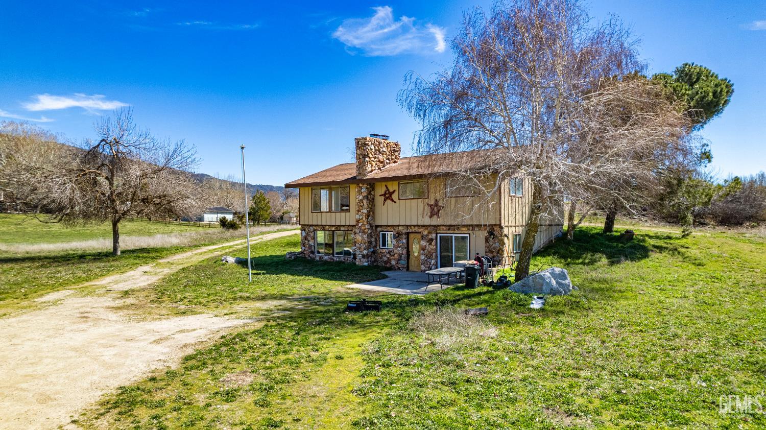 Undisclosed Address Tehachapi, CA 93561 - Photo 26 of 36