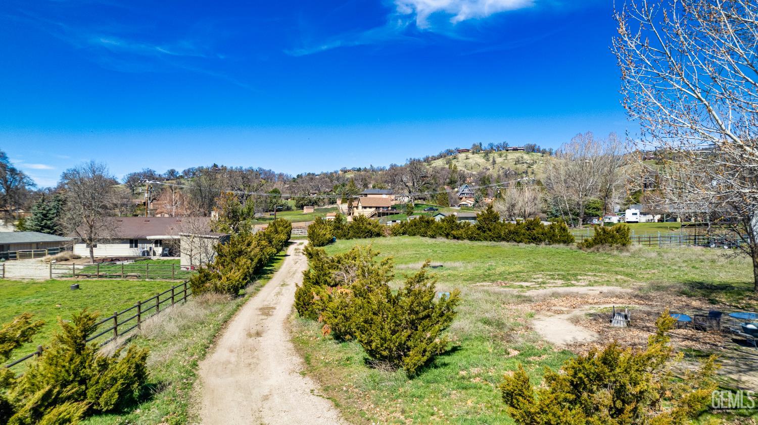 Undisclosed Address Tehachapi, CA 93561 - Photo 29 of 36