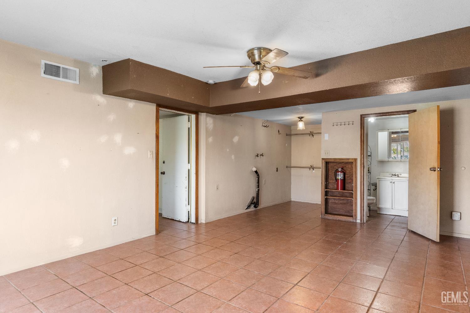 Undisclosed Address Tehachapi, CA 93561 - Photo 5 of 36