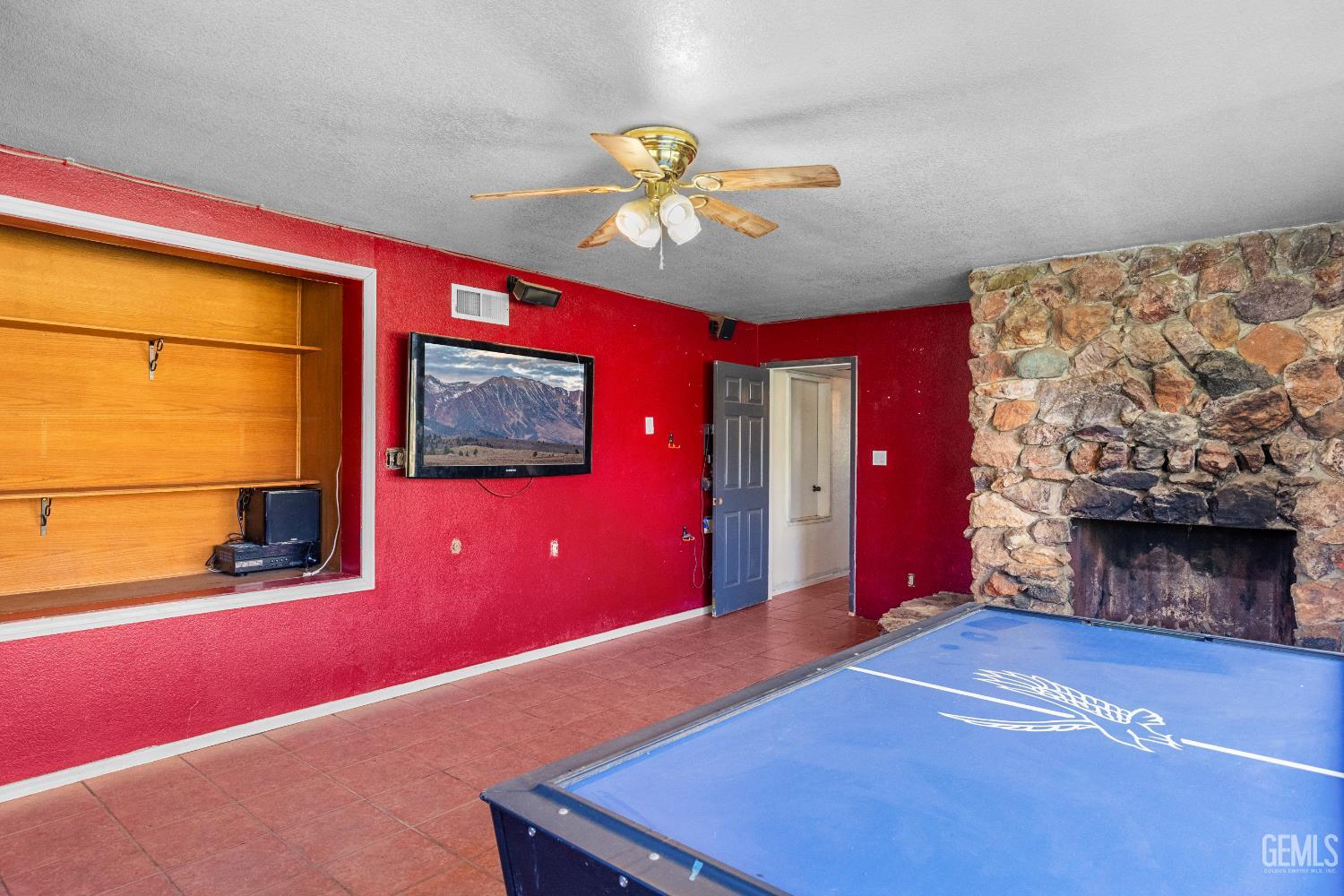 Undisclosed Address Tehachapi, CA 93561 - Photo 9 of 36