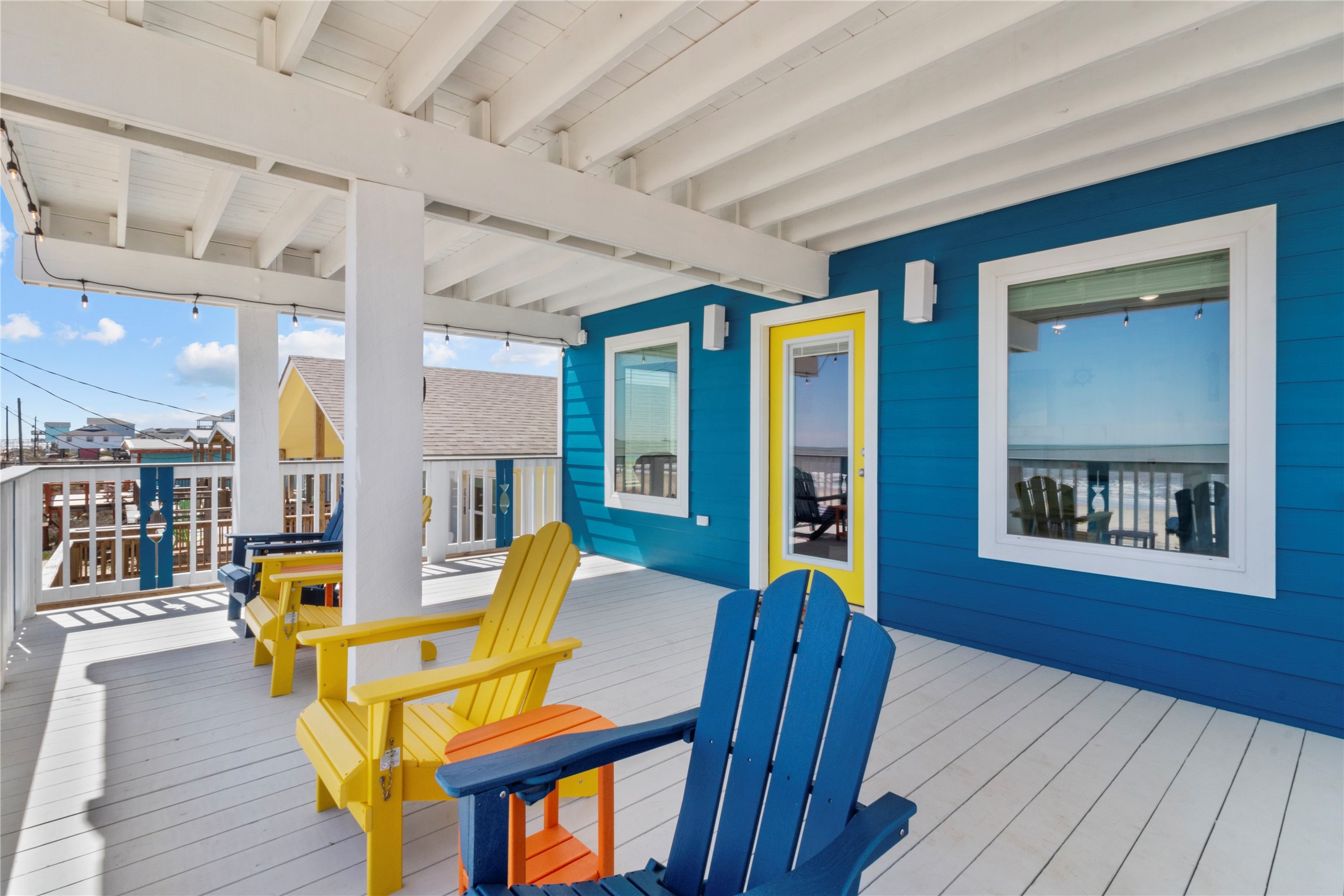 622 Fin Alley Surfside Beach, TX 77541 - Photo 5 of 33 Large exterior windows to maximize BEACHFRONT views!